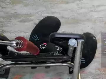 Try our girls live displays and explore the company of endless strippers, with beautiful physiques, vibrating toys and more.