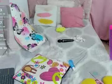 Try our girls live displays and explore the company of endless strippers, with beautiful physiques, vibrating toys and more.