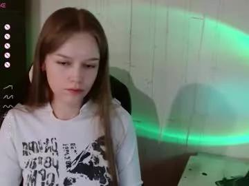 Try our girls live displays and explore the company of endless strippers, with beautiful physiques, vibrating toys and more.