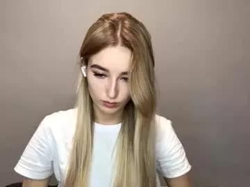 Try our girls live displays and explore the company of endless strippers, with beautiful physiques, vibrating toys and more.