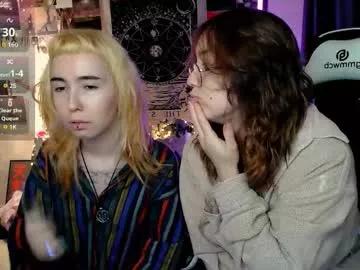 Try our girls live displays and explore the company of endless strippers, with beautiful physiques, vibrating toys and more.