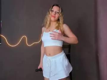 Try our girls live displays and explore the company of endless strippers, with beautiful physiques, vibrating toys and more.