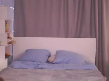 amillygil — Goal: Wild look into camera | Hello I'm Emily #new #18 #shy #teen with #skinny body [124 tokens remaining]