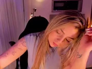 Try our girls live displays and explore the company of endless strippers, with beautiful physiques, vibrating toys and more.