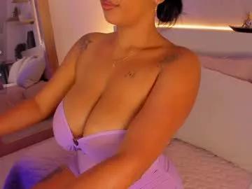 Try our girls live displays and explore the company of endless strippers, with beautiful physiques, vibrating toys and more.