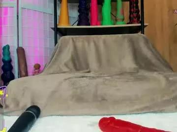 Try our girls live displays and explore the company of endless strippers, with beautiful physiques, vibrating toys and more.