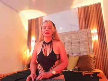 Try our girls live displays and explore the company of endless strippers, with beautiful physiques, vibrating toys and more.