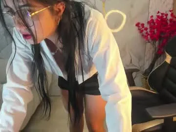 andrea_tasty_tf — GOAL: PANTIES OFF [108 tokens remaining] Welcome to my room! #oilshow #new #hot #wet #bigass