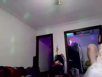 Try our girls live displays and explore the company of endless strippers, with beautiful physiques, vibrating toys and more.