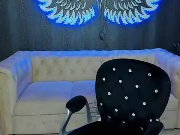 Try our girls live displays and explore the company of endless strippers, with beautiful physiques, vibrating toys and more.