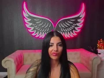 Try our girls live displays and explore the company of endless strippers, with beautiful physiques, vibrating toys and more.