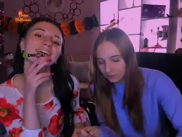 Try our girls live displays and explore the company of endless strippers, with beautiful physiques, vibrating toys and more.