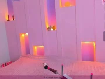 Try our girls live displays and explore the company of endless strippers, with beautiful physiques, vibrating toys and more.