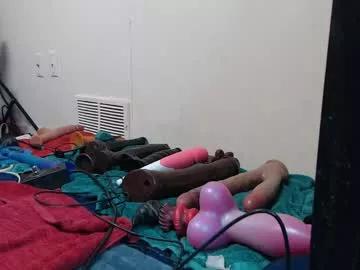 Try our girls live displays and explore the company of endless strippers, with beautiful physiques, vibrating toys and more.