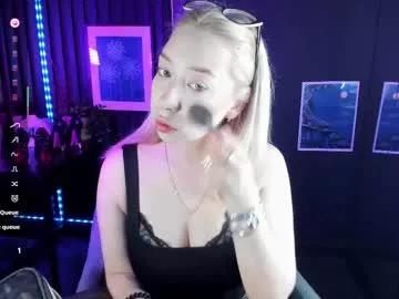 Try our girls live displays and explore the company of endless strippers, with beautiful physiques, vibrating toys and more.