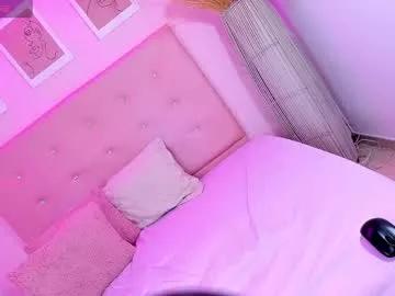Try our girls live displays and explore the company of endless strippers, with beautiful physiques, vibrating toys and more.