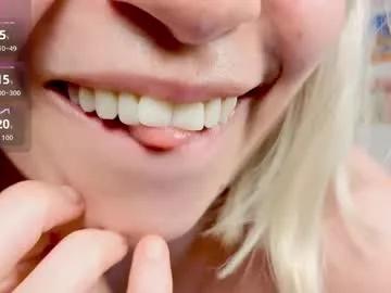 Try our girls live displays and explore the company of endless strippers, with beautiful physiques, vibrating toys and more.