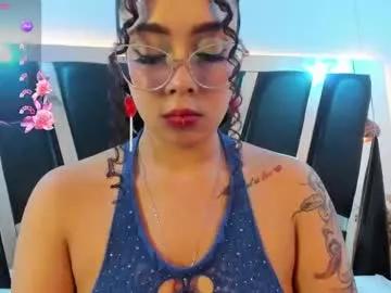 Try our girls live displays and explore the company of endless strippers, with beautiful physiques, vibrating toys and more.