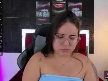 Try our girls live displays and explore the company of endless strippers, with beautiful physiques, vibrating toys and more.