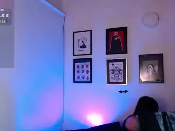 Try our girls live displays and explore the company of endless strippers, with beautiful physiques, vibrating toys and more.