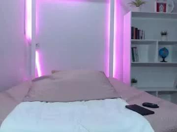 Try our girls live displays and explore the company of endless strippers, with beautiful physiques, vibrating toys and more.