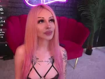 Try our girls live displays and explore the company of endless strippers, with beautiful physiques, vibrating toys and more.