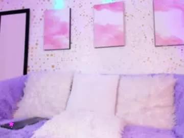 Try our girls live displays and explore the company of endless strippers, with beautiful physiques, vibrating toys and more.