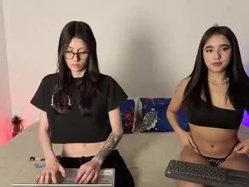 Try our girls live displays and explore the company of endless strippers, with beautiful physiques, vibrating toys and more.