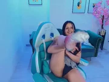 Try our girls live displays and explore the company of endless strippers, with beautiful physiques, vibrating toys and more.