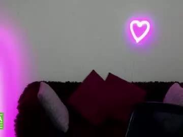 Try our girls live displays and explore the company of endless strippers, with beautiful physiques, vibrating toys and more.