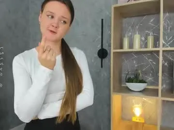 arieceruantes — The goal: Tease with shorts Hi,I'm Bella, im new here!! #new #shy #18 #lovense #teen [44 tokens remaining]