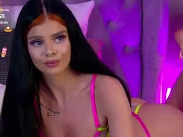 Try our girls live displays and explore the company of endless strippers, with beautiful physiques, vibrating toys and more.