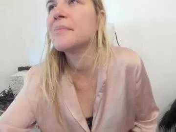 Photos of artsyandcraftsy_ from Chaturbate is Freechat
