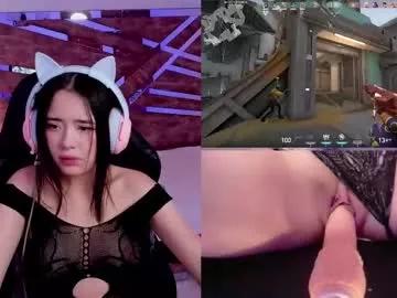 Try our girls live displays and explore the company of endless strippers, with beautiful physiques, vibrating toys and more.