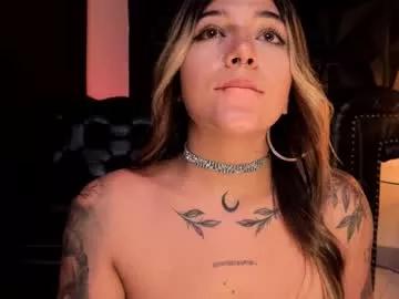 Try our girls live displays and explore the company of endless strippers, with beautiful physiques, vibrating toys and more.