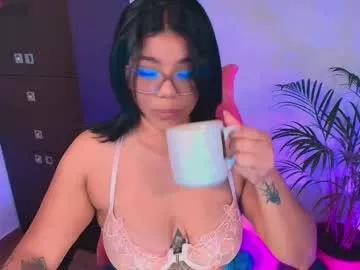 Try our girls live displays and explore the company of endless strippers, with beautiful physiques, vibrating toys and more.