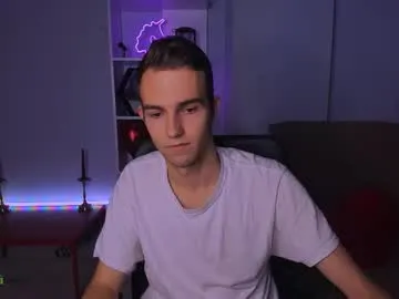 astren_villo — GOAL: topless [225 tokens remaining] Welcome to my room! #muscle #young #abs #slave #sexy