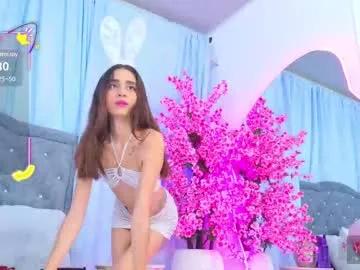 Try our girls live displays and explore the company of endless strippers, with beautiful physiques, vibrating toys and more.