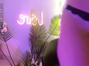 Try our girls live displays and explore the company of endless strippers, with beautiful physiques, vibrating toys and more.