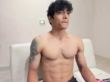 Try our girls live displays and explore the company of endless strippers, with beautiful physiques, vibrating toys and more.