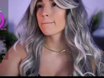 Try our girls live displays and explore the company of endless strippers, with beautiful physiques, vibrating toys and more.