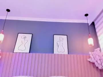 Try our girls live displays and explore the company of endless strippers, with beautiful physiques, vibrating toys and more.