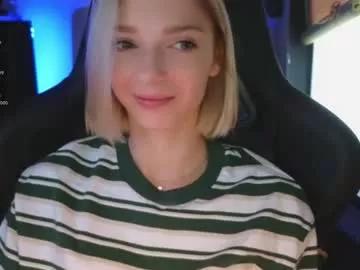 Try our girls live displays and explore the company of endless strippers, with beautiful physiques, vibrating toys and more.