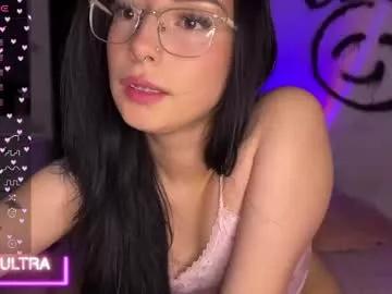 Try our girls live displays and explore the company of endless strippers, with beautiful physiques, vibrating toys and more.
