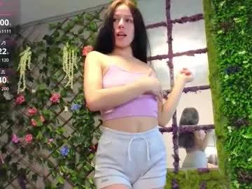 Try our girls live displays and explore the company of endless strippers, with beautiful physiques, vibrating toys and more.