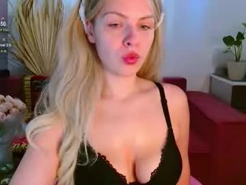 Try our girls live displays and explore the company of endless strippers, with beautiful physiques, vibrating toys and more.