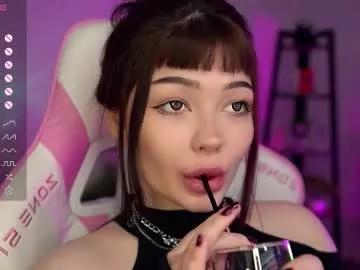 Try our girls live displays and explore the company of endless strippers, with beautiful physiques, vibrating toys and more.