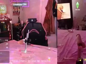 Try our girls live displays and explore the company of endless strippers, with beautiful physiques, vibrating toys and more.