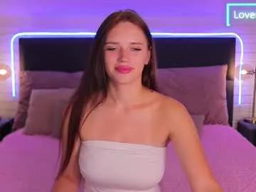 Try our girls live displays and explore the company of endless strippers, with beautiful physiques, vibrating toys and more.