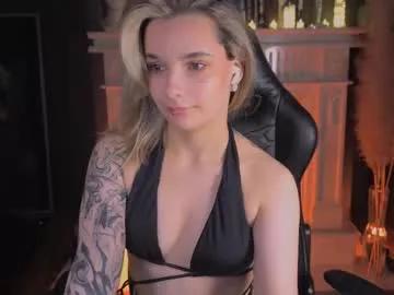 Try our girls live displays and explore the company of endless strippers, with beautiful physiques, vibrating toys and more.